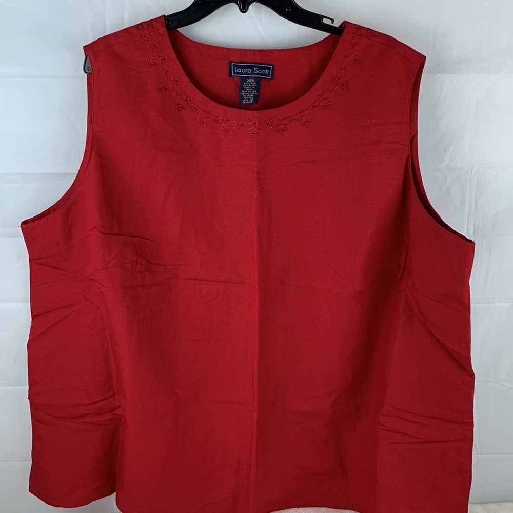 Laura Scott top